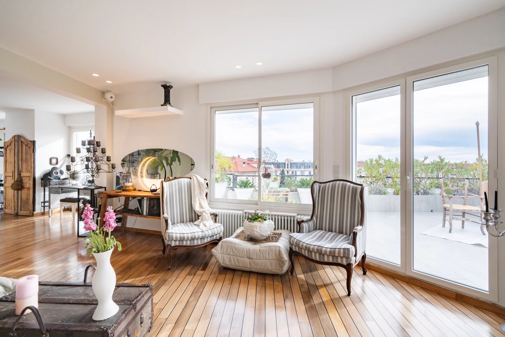 Achat Appartement Nice avec une grande terrasse dominant la ville — photo 2
