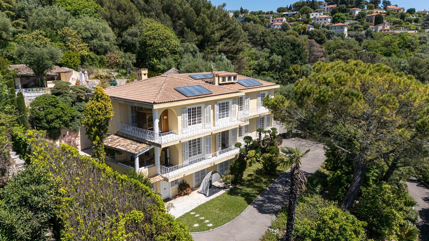 Vente Villa Nice 10 Pièces 386 m² — photo 3