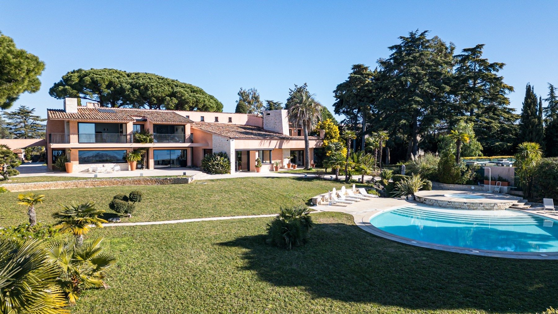 Vente Villa Nice 8 Pièces 464 m² — photo 1