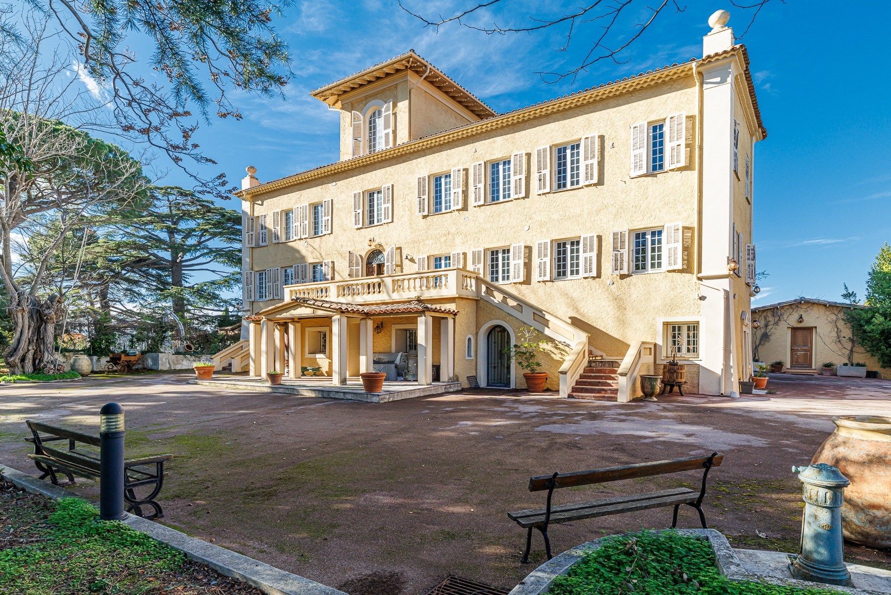 Vente Maison de maître Nice 23 Pièces 860 m² — photo 1