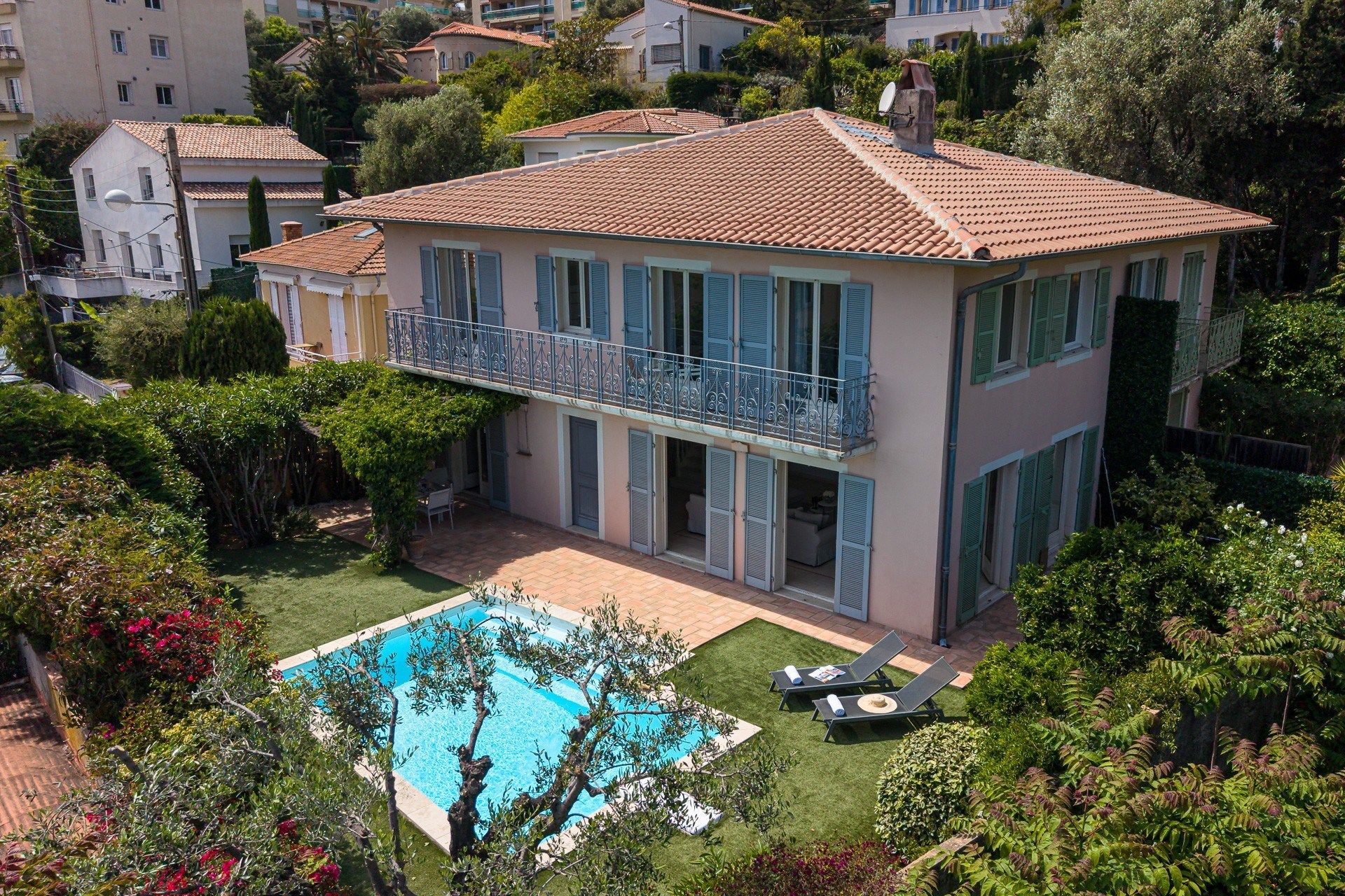 Vente Propriété Nice 14 Pièces 302 m² — photo 2