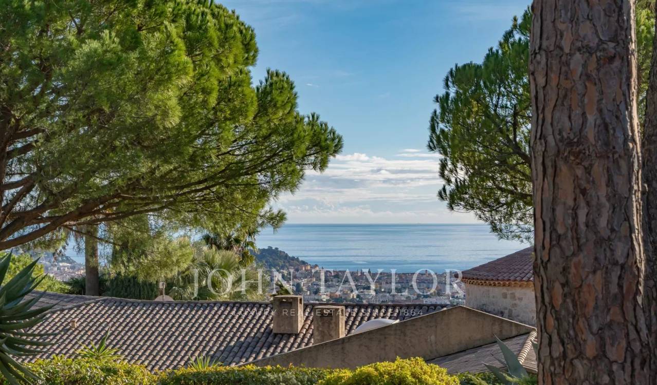 Annonce Vente Villa Nice (06100), 8 Pièces — photo 2