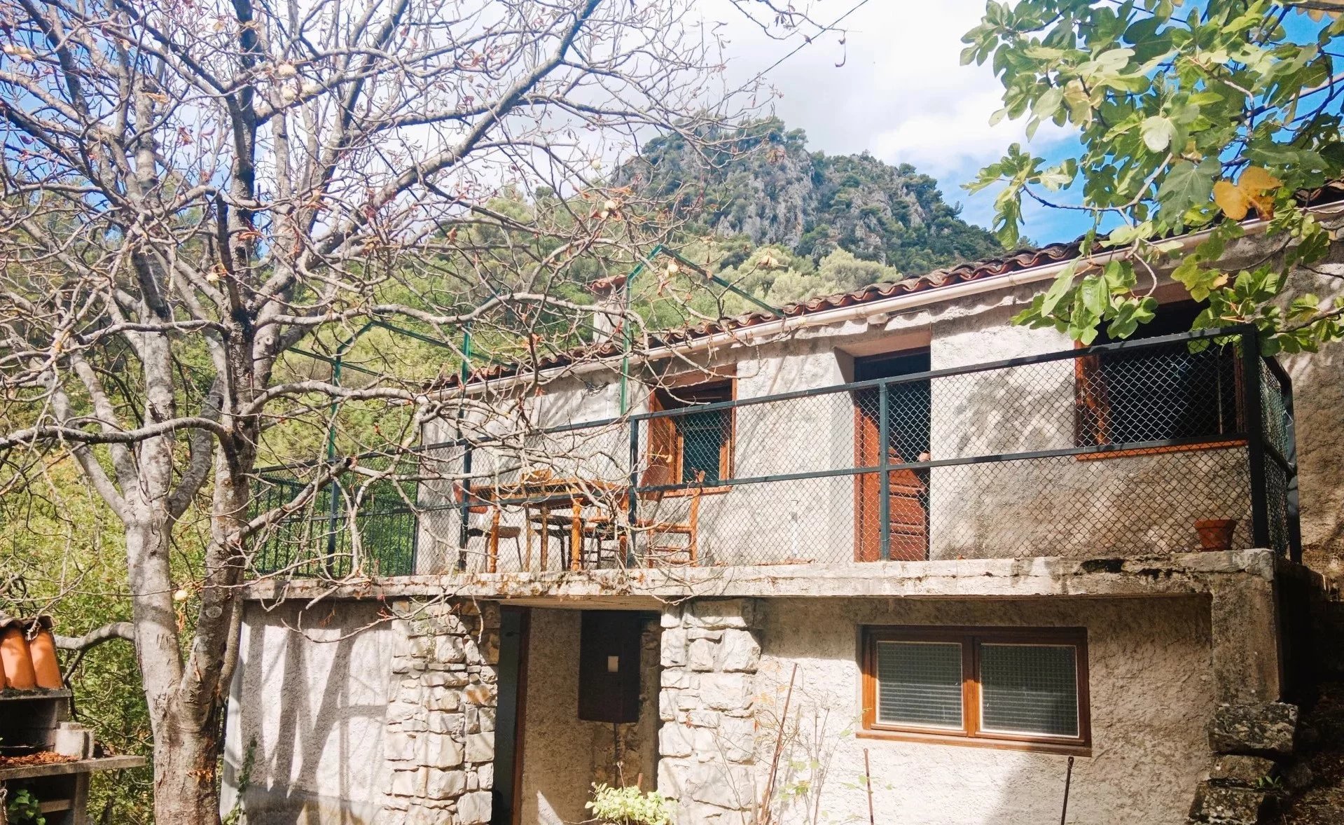 Maison à Peille, 41 m² sur 11000 m² de terrain — photo 2