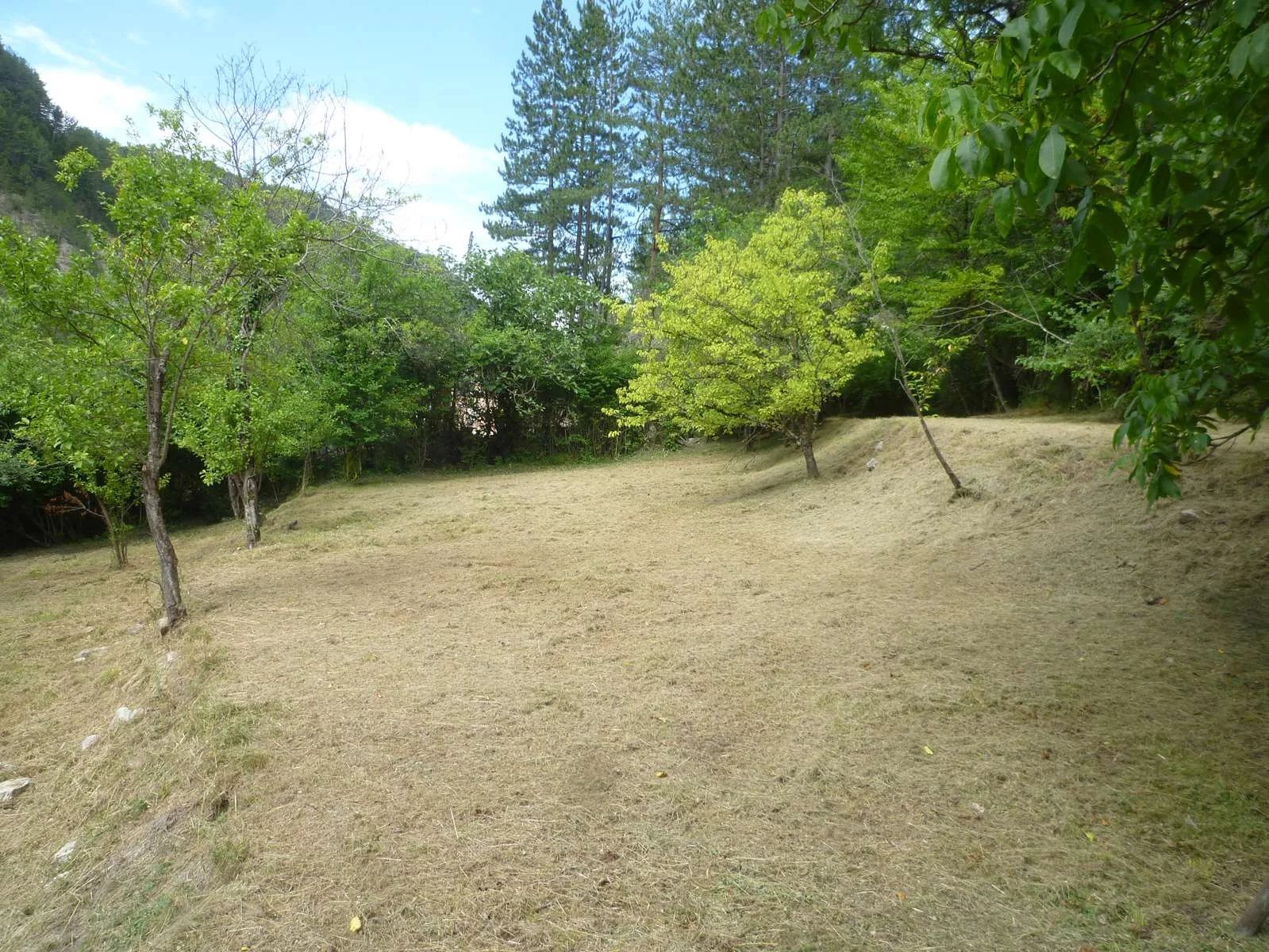Maison à Puget-Rostang, 72 m² sur 2370 m² de terrain — photo 2