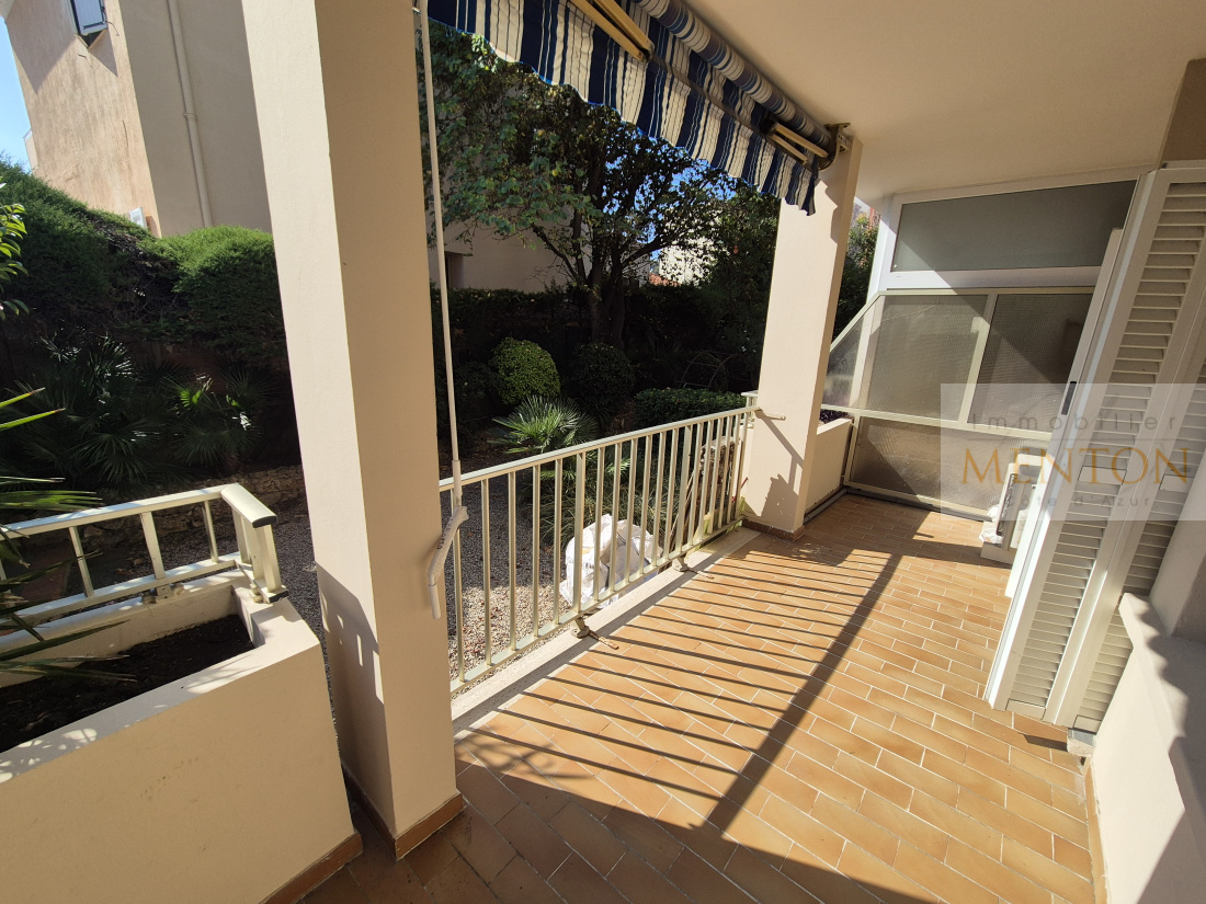 Roquebrune cap martin, 2 pièces 100% design,et rénové , terrasse, cave , à  10 m du bord de mer — photo 3