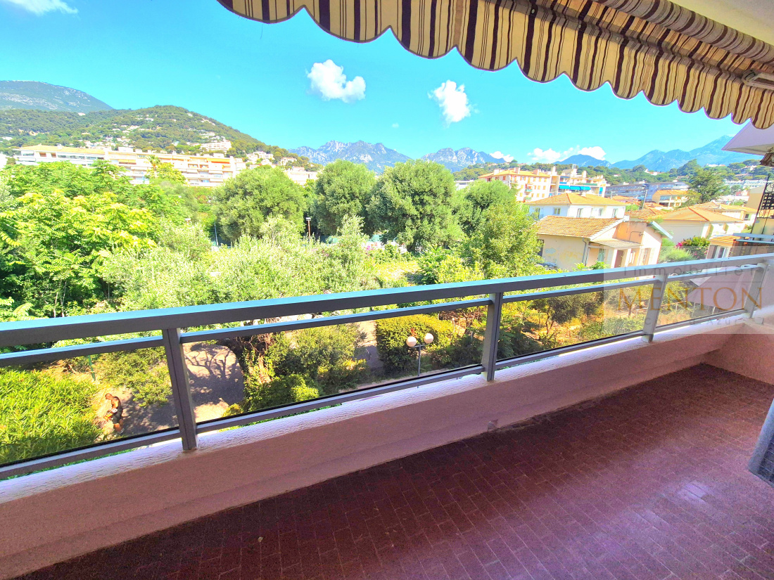 roquebrune cap martin, 2 pièces , 3ème étage, terrasse , parking , à 50 m des plages. — photo 2