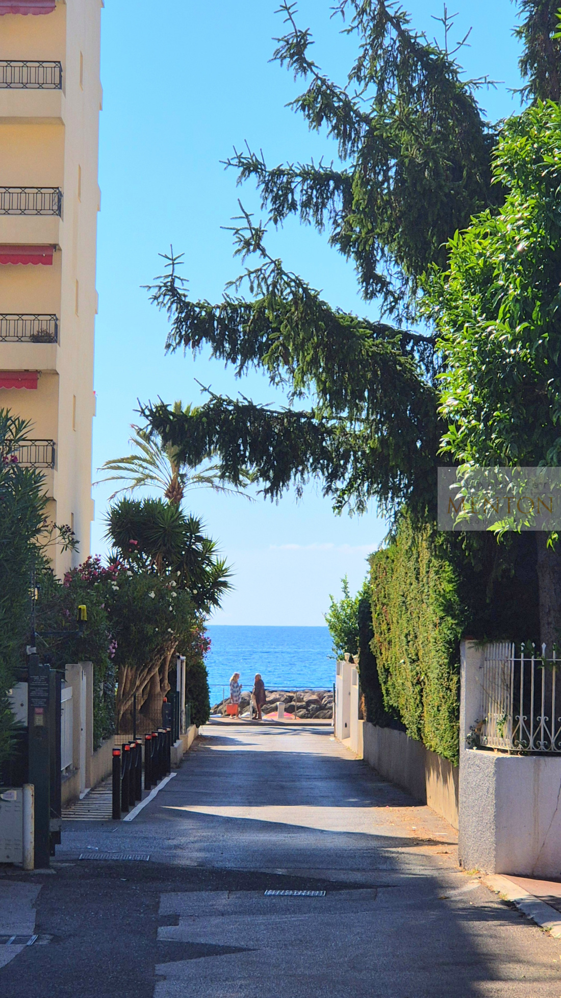 roquebrune cap martin, 2 pièces , 3ème étage, terrasse , parking , à 50 m des plages. — photo 5