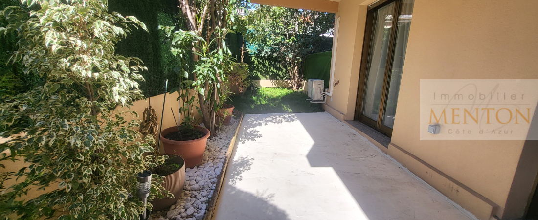 ROQUEBRUNE CAP MARTIN QUARTIER DE LA PLAGE DEUX PIECES JARDIN TERRASSE GARAGE FERME — Roquebrune-Cap-Martin