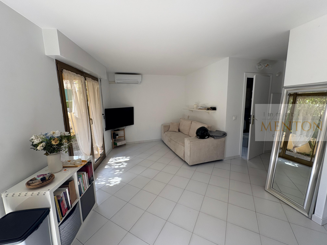 ROQUEBRUNE CAP MARTIN QUARTIER DE LA PLAGE DEUX PIECES JARDIN TERRASSE GARAGE FERME — photo 5