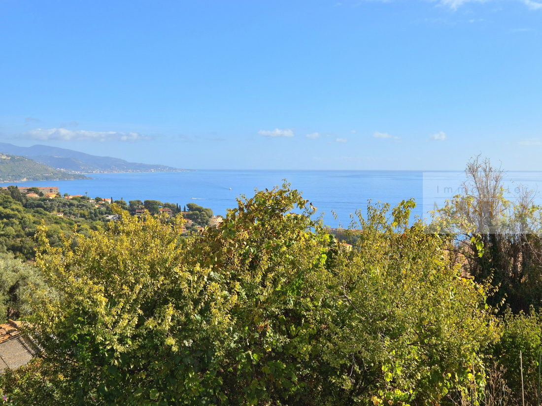 roquebrune cap martin , quartier hameau ,  maison de  140 m² sur terrain de 1500 m² en pleine vue mer panorami — photo 2