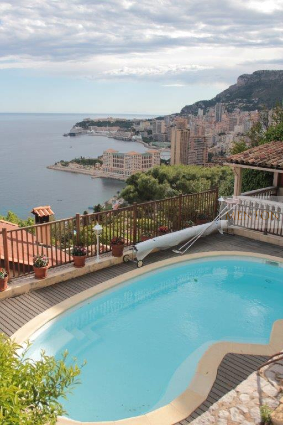 roquebrune cap martin , belle villa surplombant la principauté de MONACO, 620 m² terrain, terrasse, jardin, pi — Roquebrune-Cap-Martin