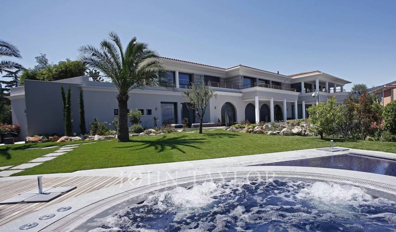 Annonce Location saisonnière Propriété Saint-Jean-Cap-Ferrat Le Cap (06230), 9 Pièces, 16 Couchages — Saint-Jean-Cap-Ferrat