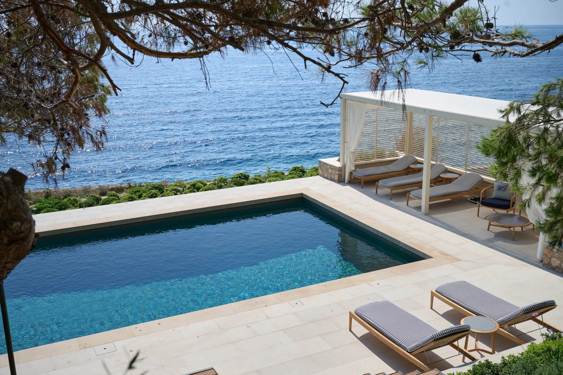 Achat Villa Saint-Jean-Cap-Ferrat Offrant un accès direct à la mer — photo 1