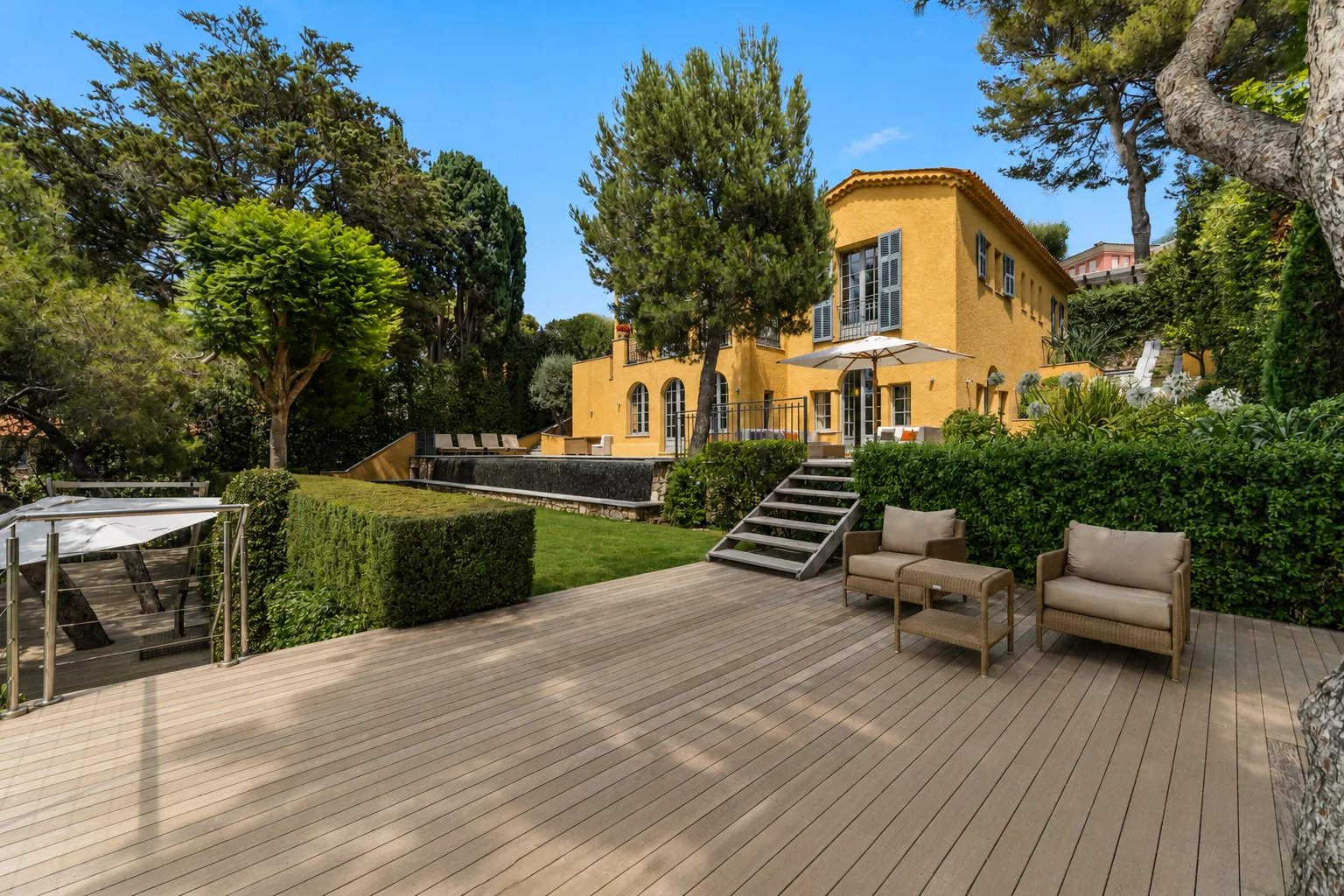 Achat Villa Saint-Jean-Cap-Ferrat pieds dans l'eau rénovée avec vue mer panoramique — photo 1