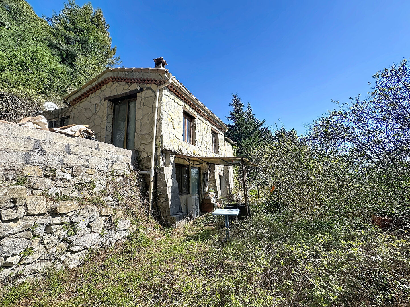 Maison à Sainte-Agnès, 46 m² sur 2930 m² de terrain — photo 1