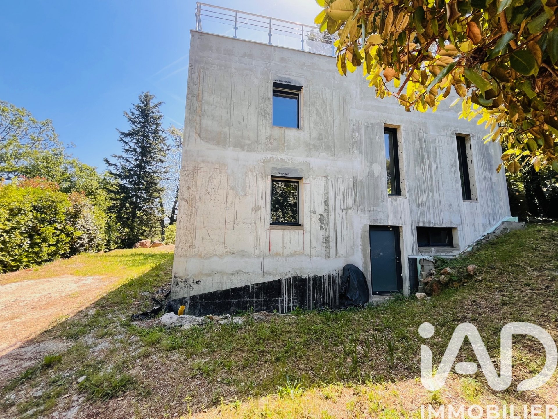 Maison à Valbonne, 180 m² sur 745 m² de terrain — photo 2